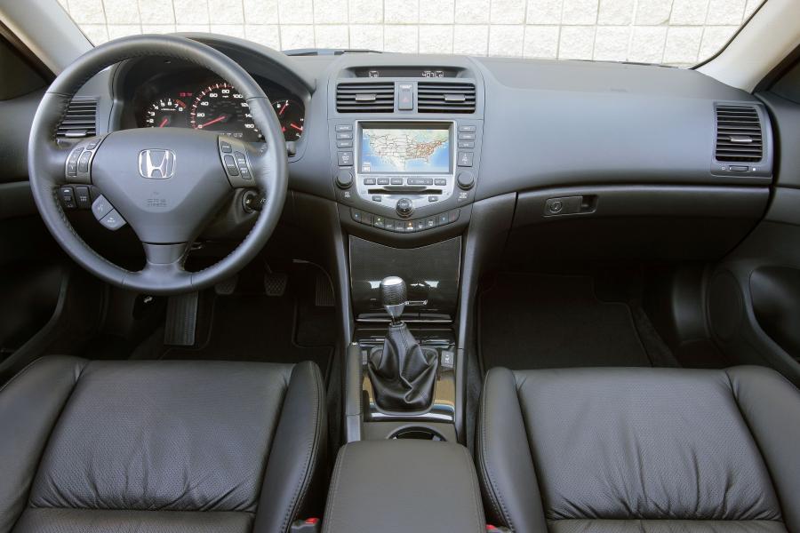  Honda Accord Coupe 2006 года  (US) (фото 7 из 18)